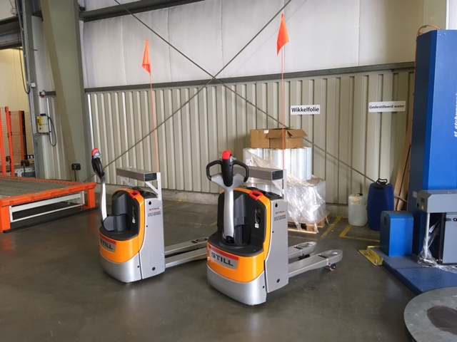 Afgeleverd 2 X nieuwe EXU-16 pallettruck