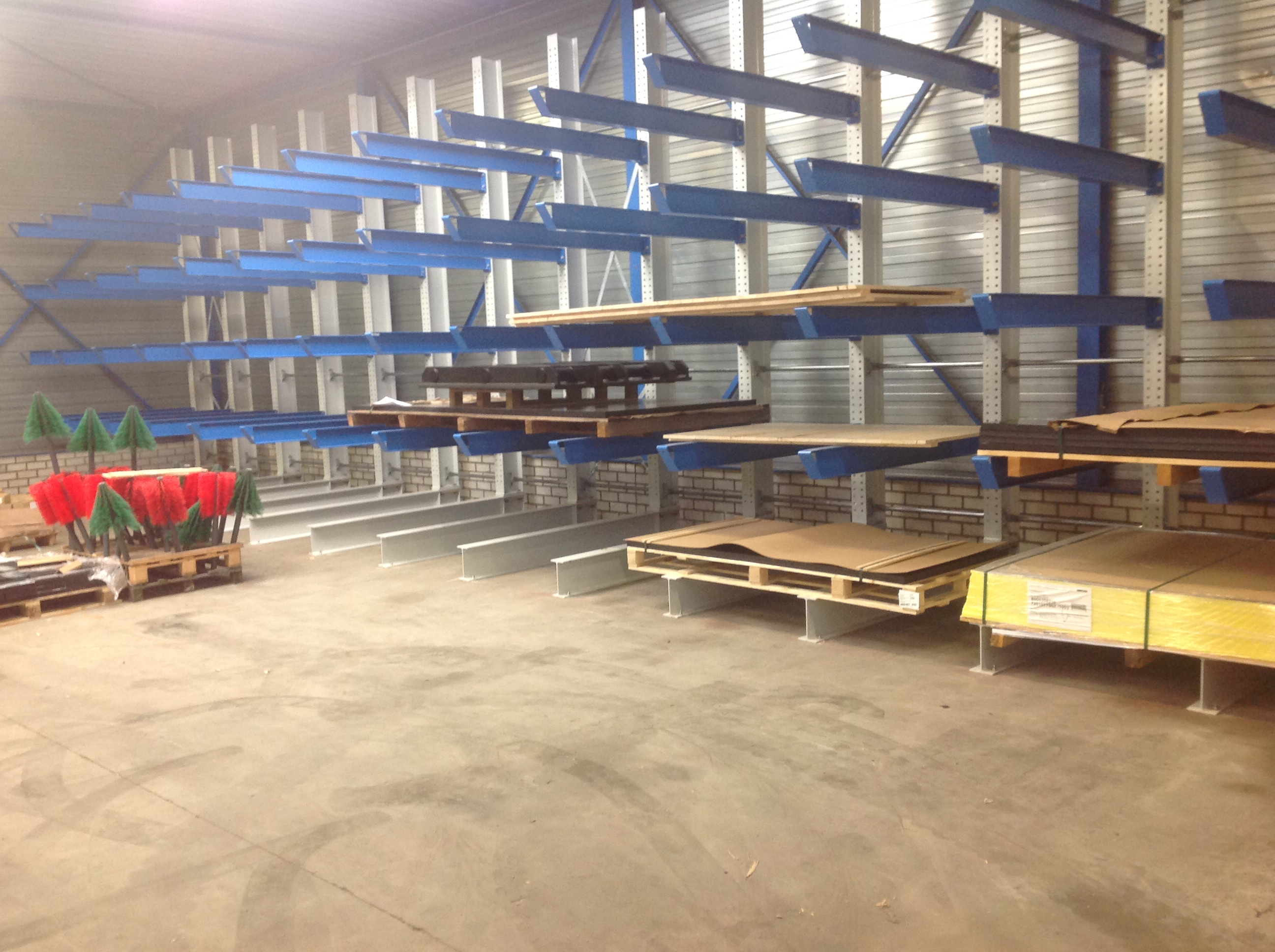 Stellingmateriaal opgeleverd Tholen